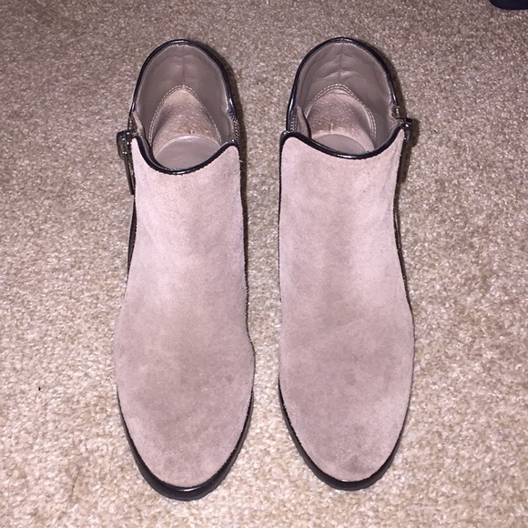 Vince Camuto wedge booties - Picture 1 of 5